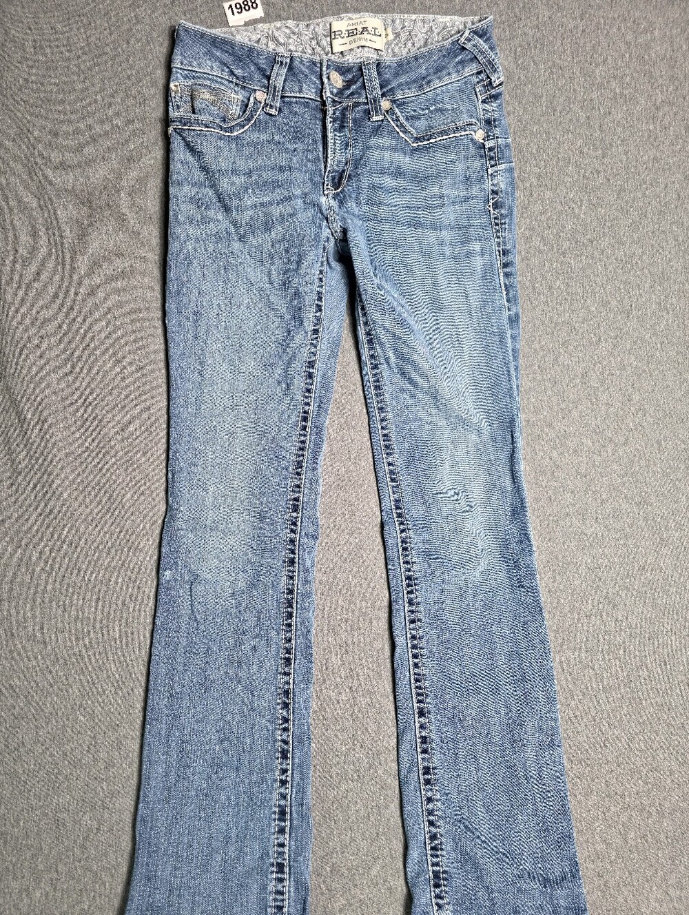 Ariat Medium Blue Straight Jeans Mid Rise. 29. Cowgirl. Rocker.